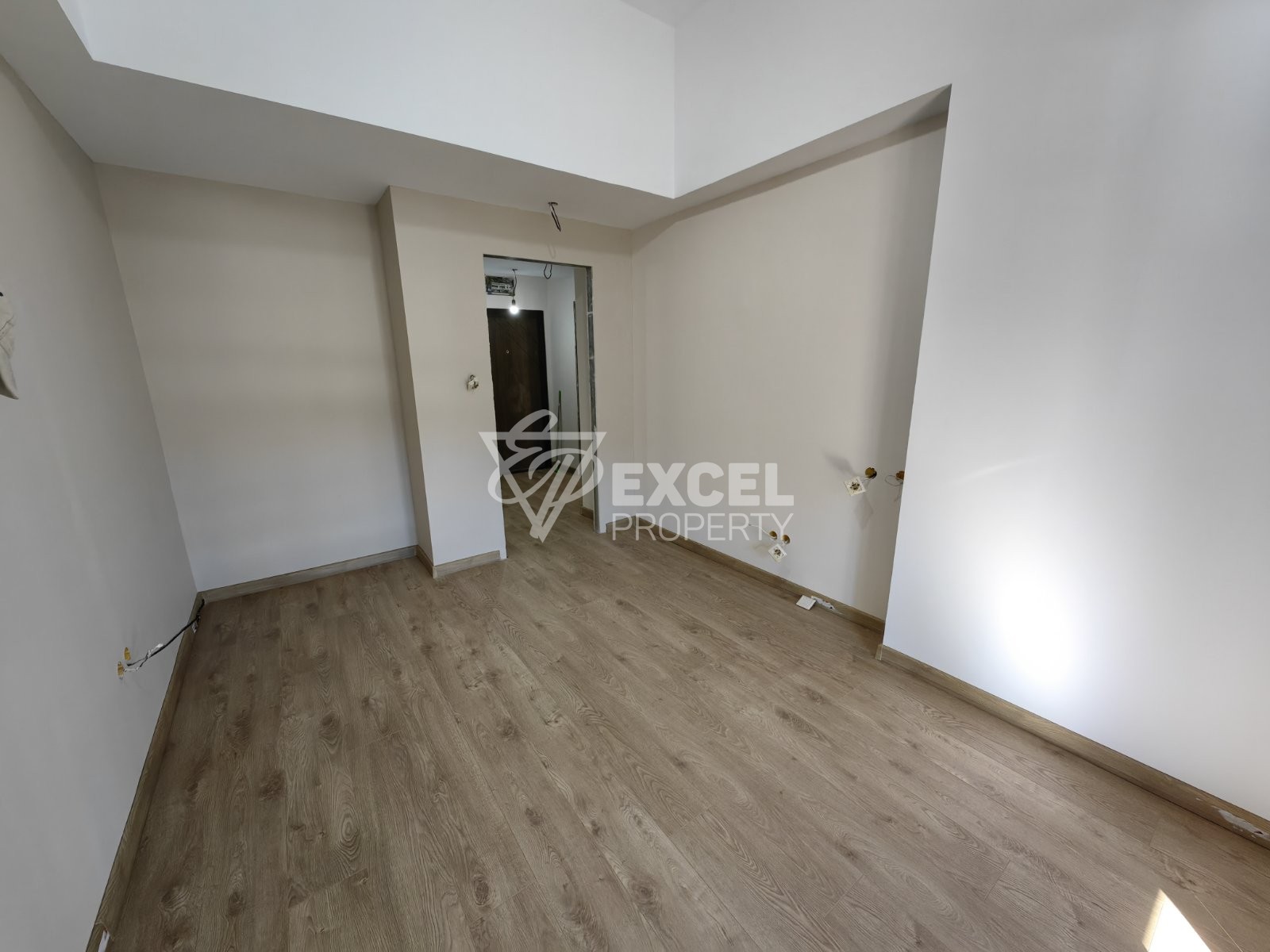 Тристаен апартамент за продажба в сграда с ниска такса и невероятна панорама Пирин