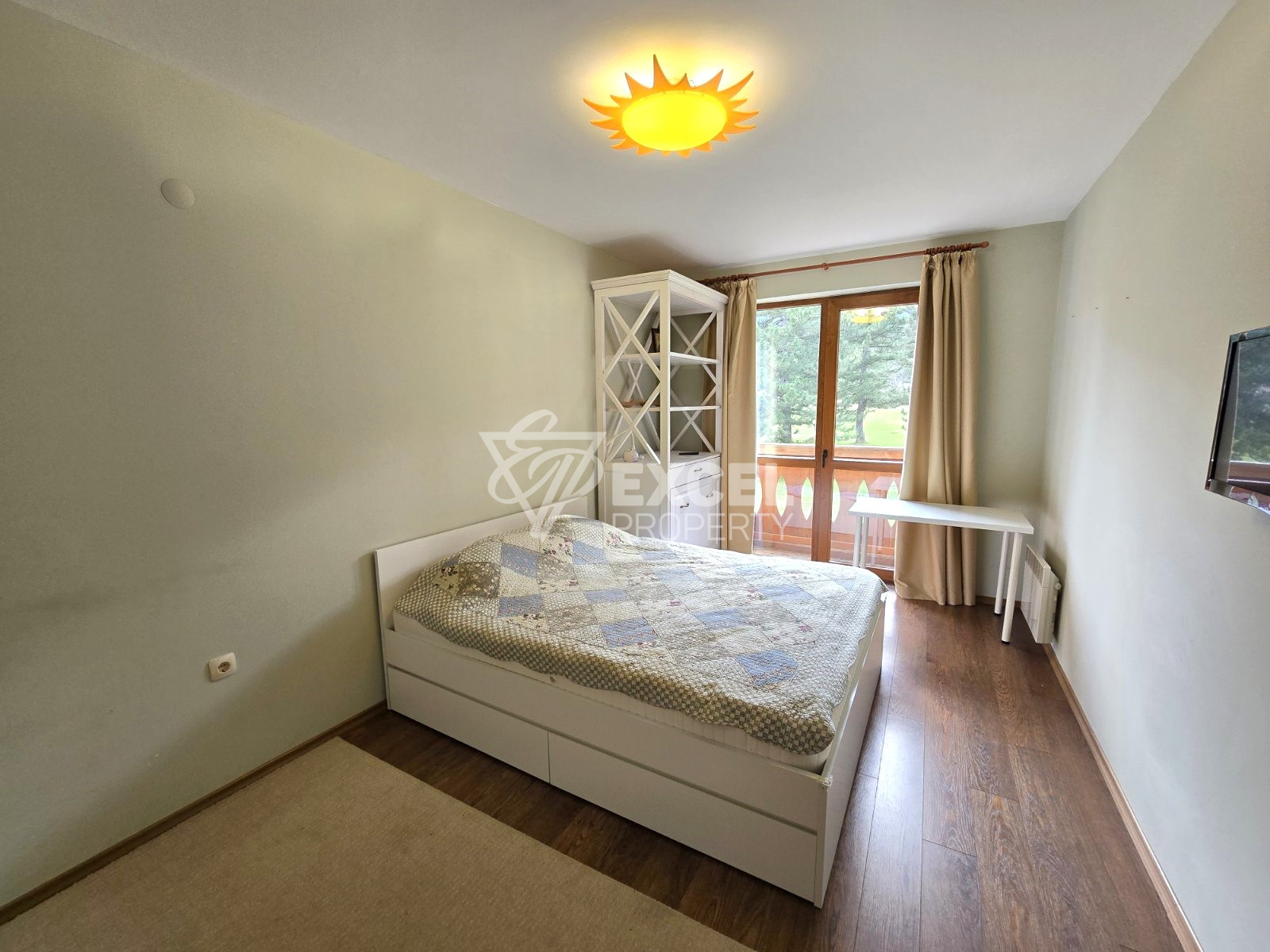 Слънчев двустаен апартамент за продажба в сърцето на Pirin Golf & Country Club!