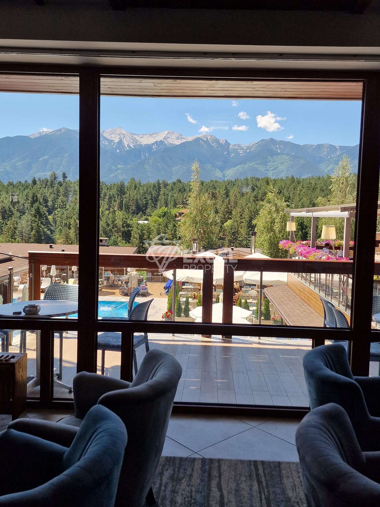 Редова къща с 4 спални и прилежащ двор за продажба в Katarino SPA, район Разлог