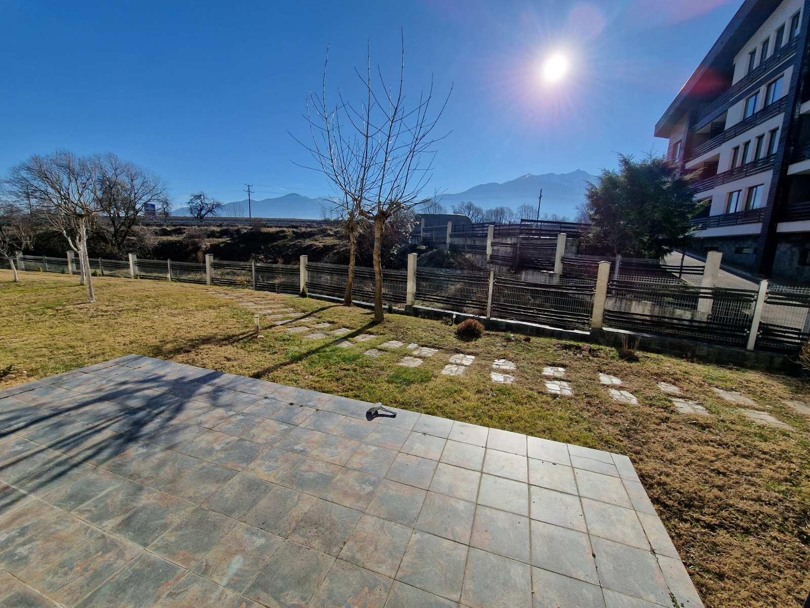 Южен двустаен апартамент за продажба в комплекс Аспен Валей до Разлог