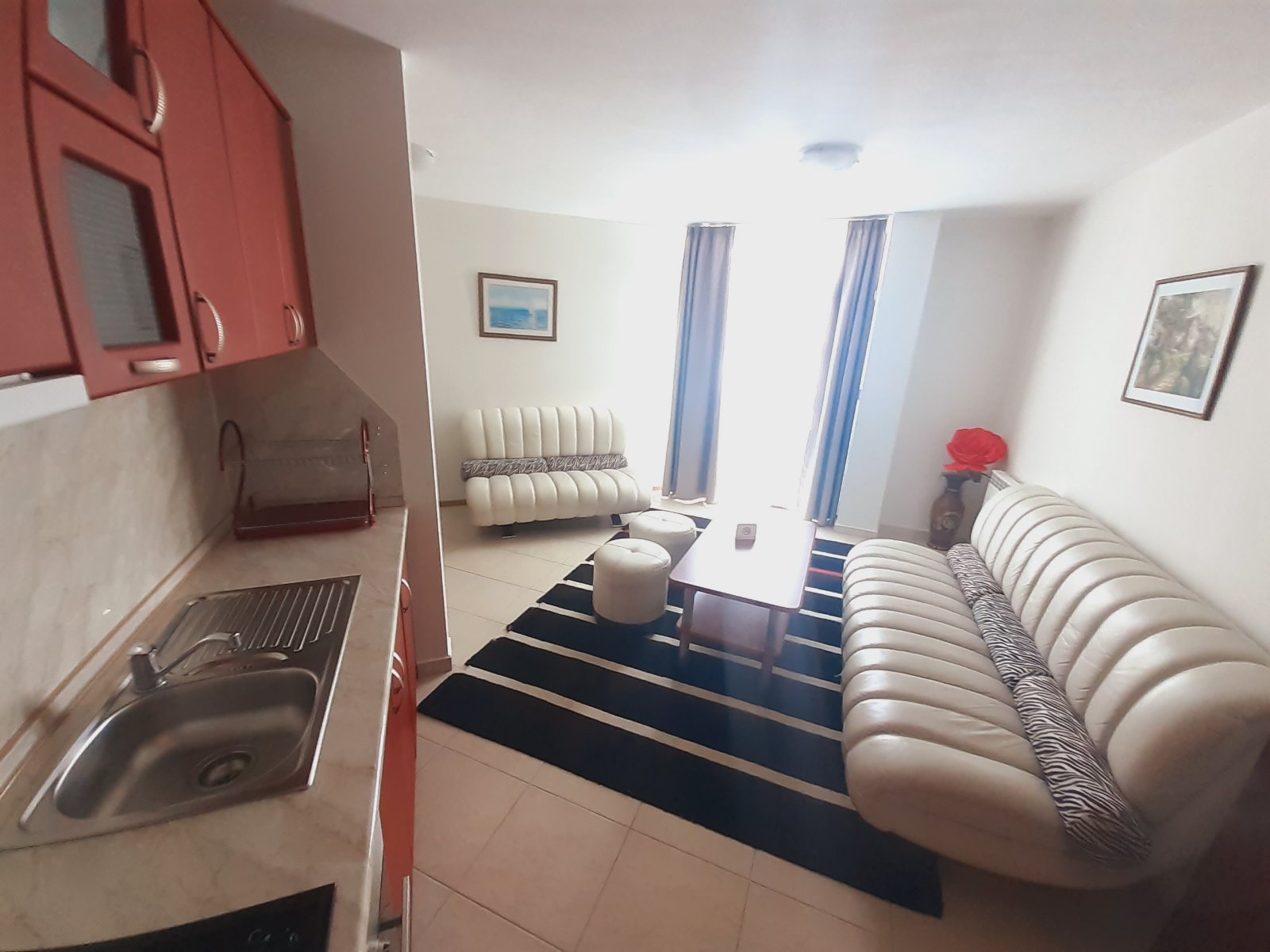 Банско: Тристаен апартамент в затворен комплекс Elegant LUX със Спа зона и басейн