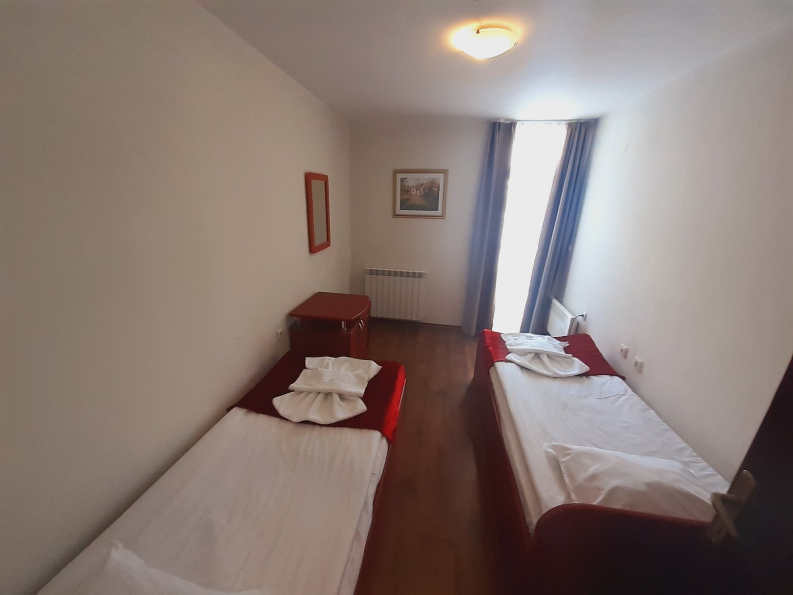 Банско: Тристаен апартамент в затворен комплекс Elegant LUX със Спа зона и басейн