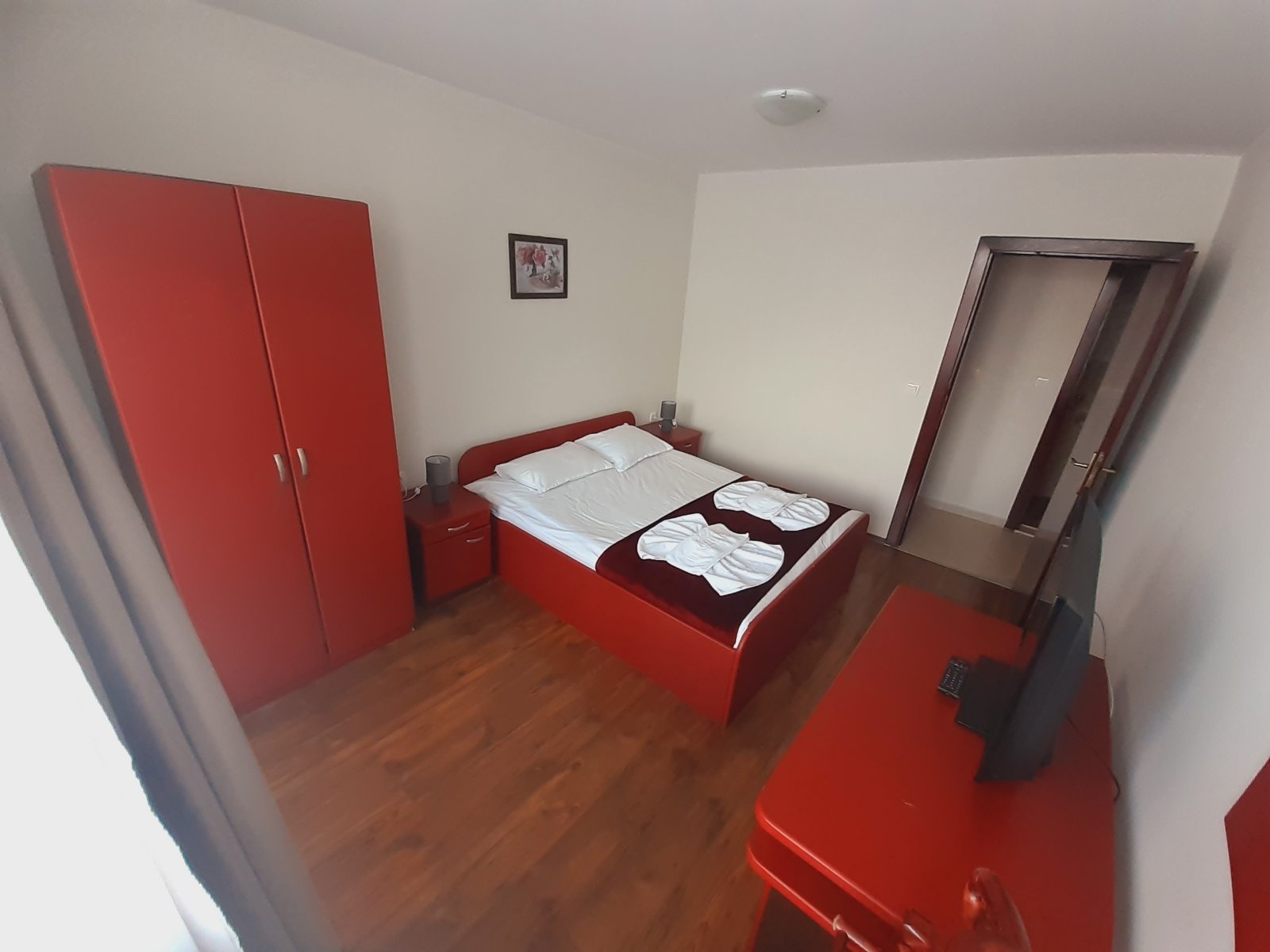 Банско: Тристаен апартамент в затворен комплекс Elegant LUX със Спа зона и басейн