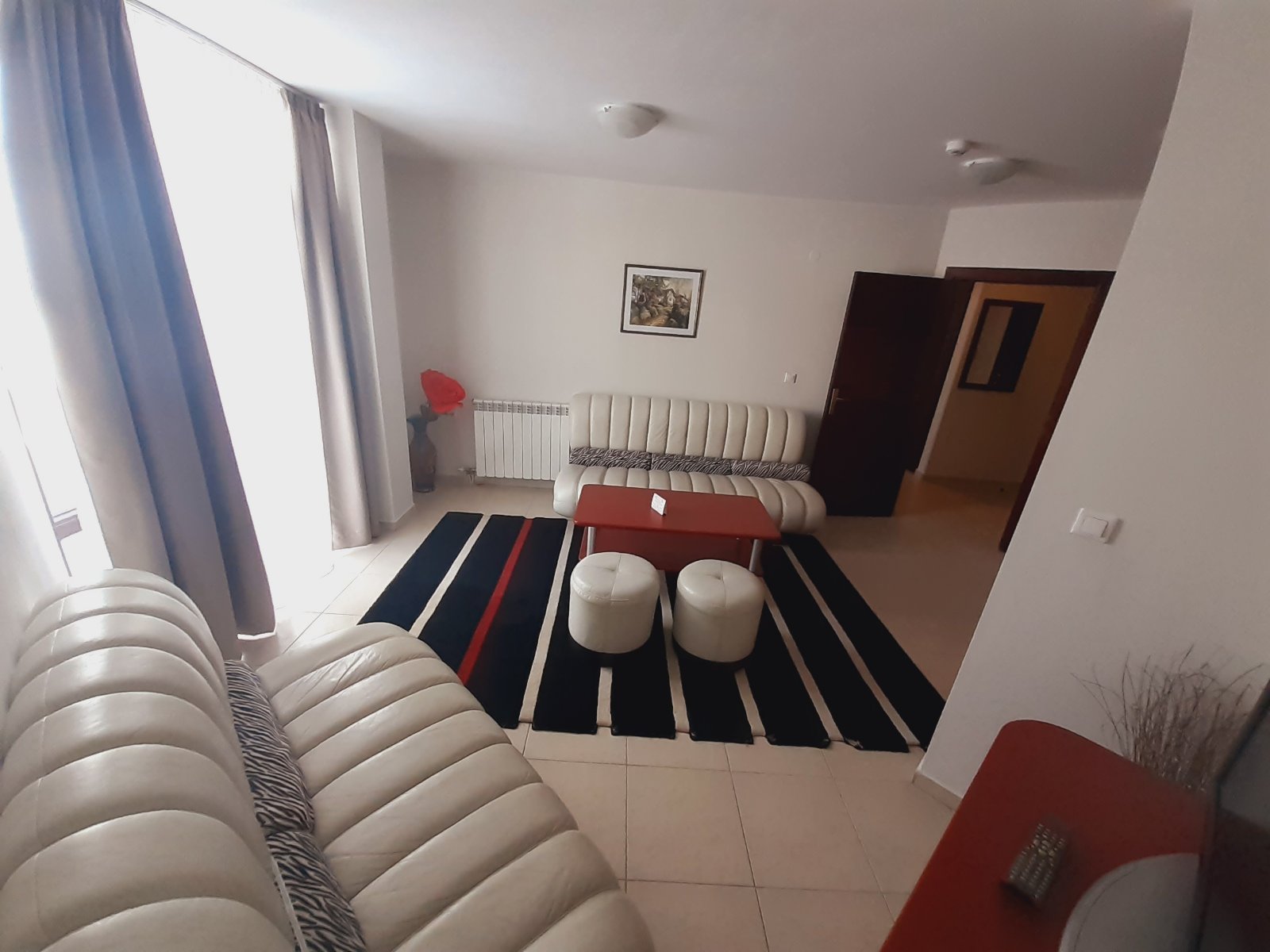 Банско: Тристаен апартамент в затворен комплекс Elegant LUX със Спа зона и басейн