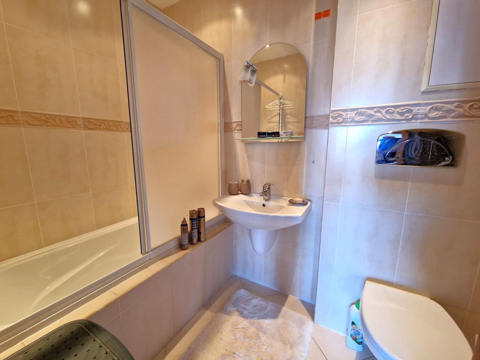 Модерен, уютен тристаен апартамент с ново обзавеждане и с фронтална гледка към Пирин планина