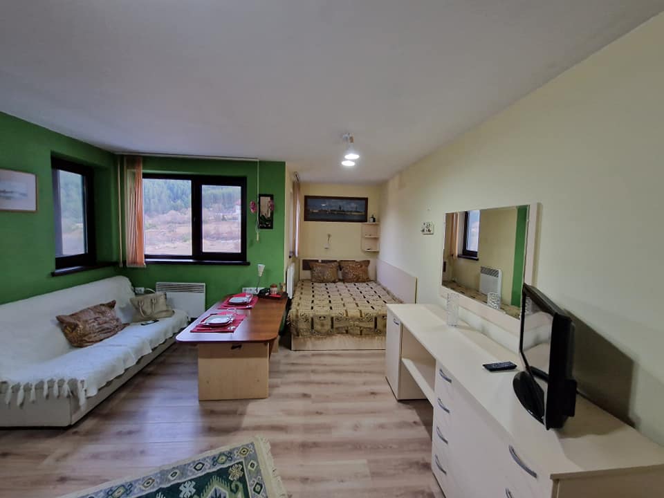 Просторно студио с тераса за продажба в апарт-хотел Royal Bansko