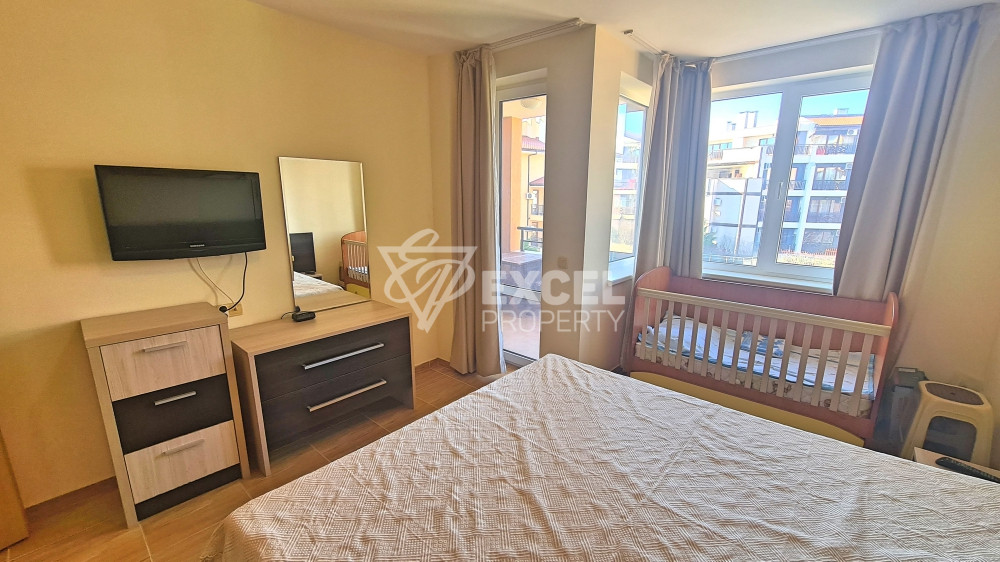 Просторен и красив двустаен апартамент с гледка басейн в Свети Влас