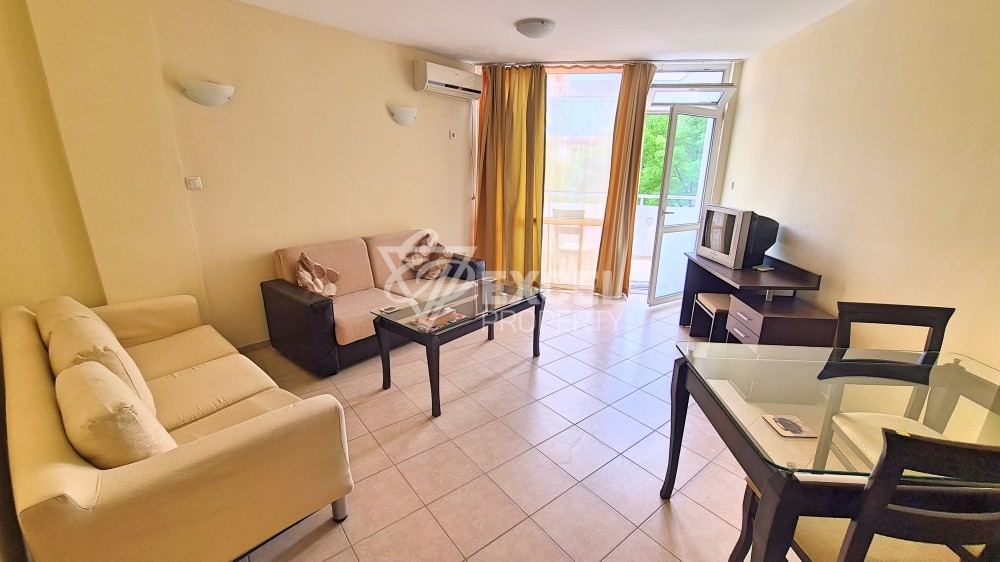 Намалена цена! Изключително просторен двустаен апартамент на централната алея в Слънчев бряг