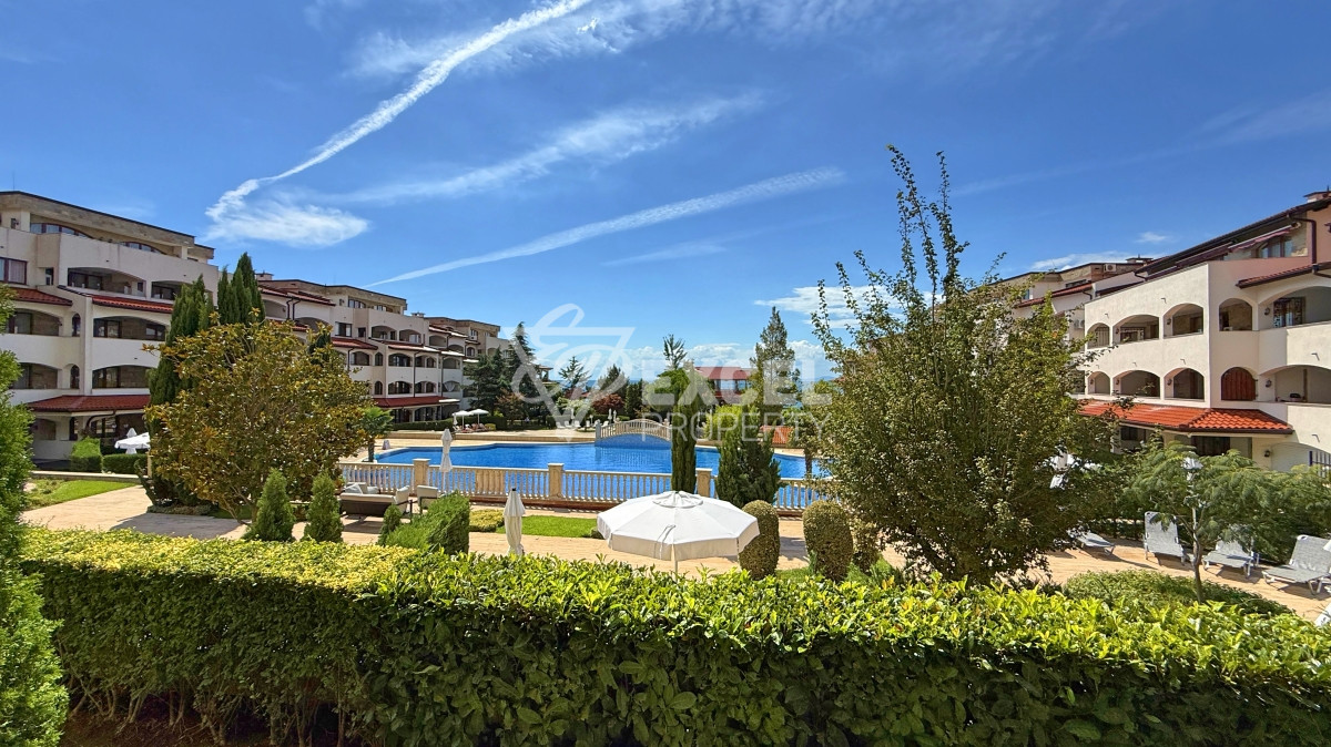 Уникален много-стаен апартамент на първа линия море в комплекс Каса Реал, Свети Влас