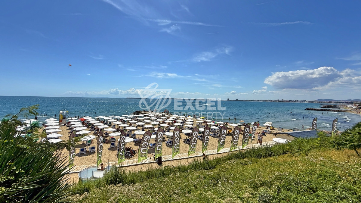 Уникален много-стаен апартамент на първа линия море в комплекс Каса Реал, Свети Влас