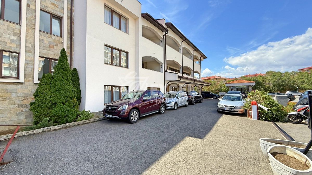 Уникален много-стаен апартамент на първа линия море в комплекс Каса Реал, Свети Влас