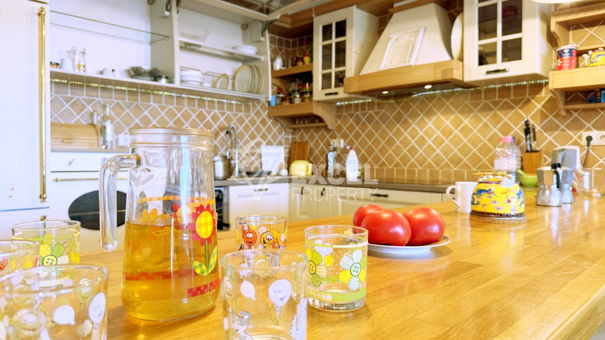 Уникален много-стаен апартамент на първа линия море в комплекс Каса Реал, Свети Влас