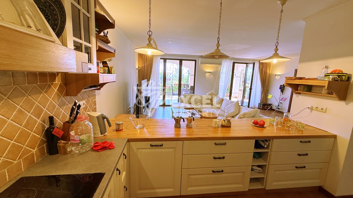 Уникален много-стаен апартамент на първа линия море в комплекс Каса Реал, Свети Влас