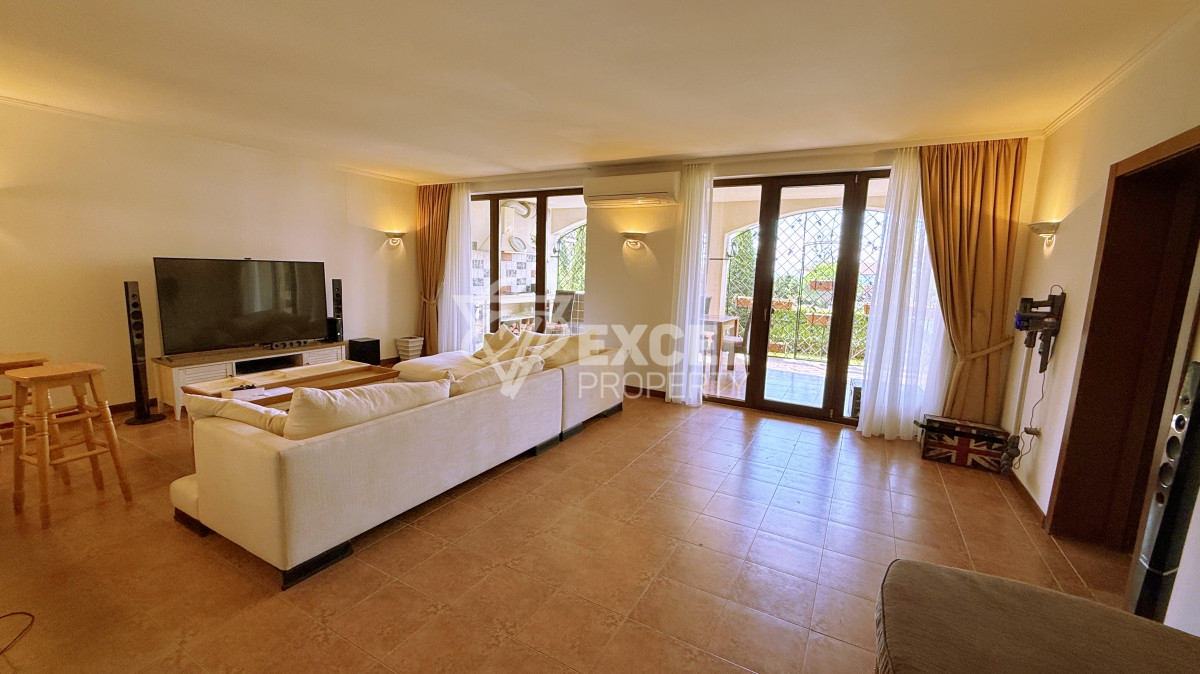 Уникален много-стаен апартамент на първа линия море в комплекс Каса Реал, Свети Влас