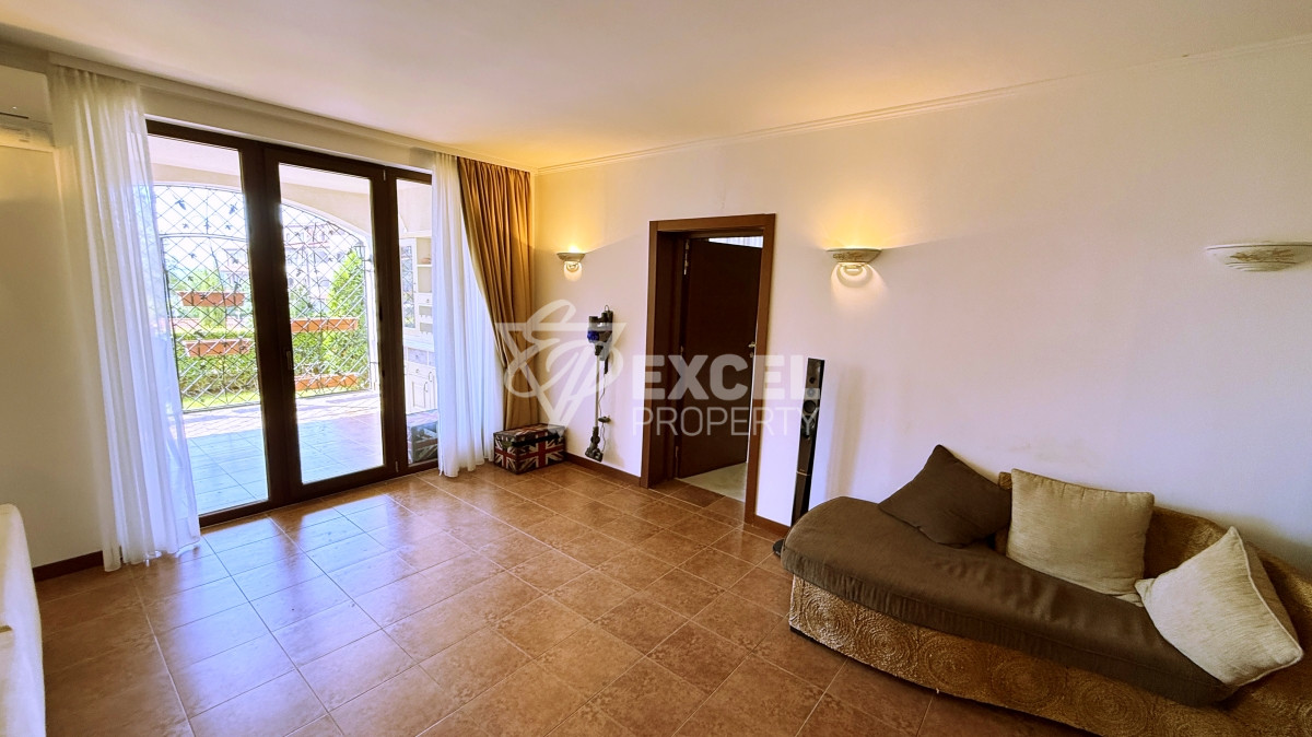 Уникален много-стаен апартамент на първа линия море в комплекс Каса Реал, Свети Влас