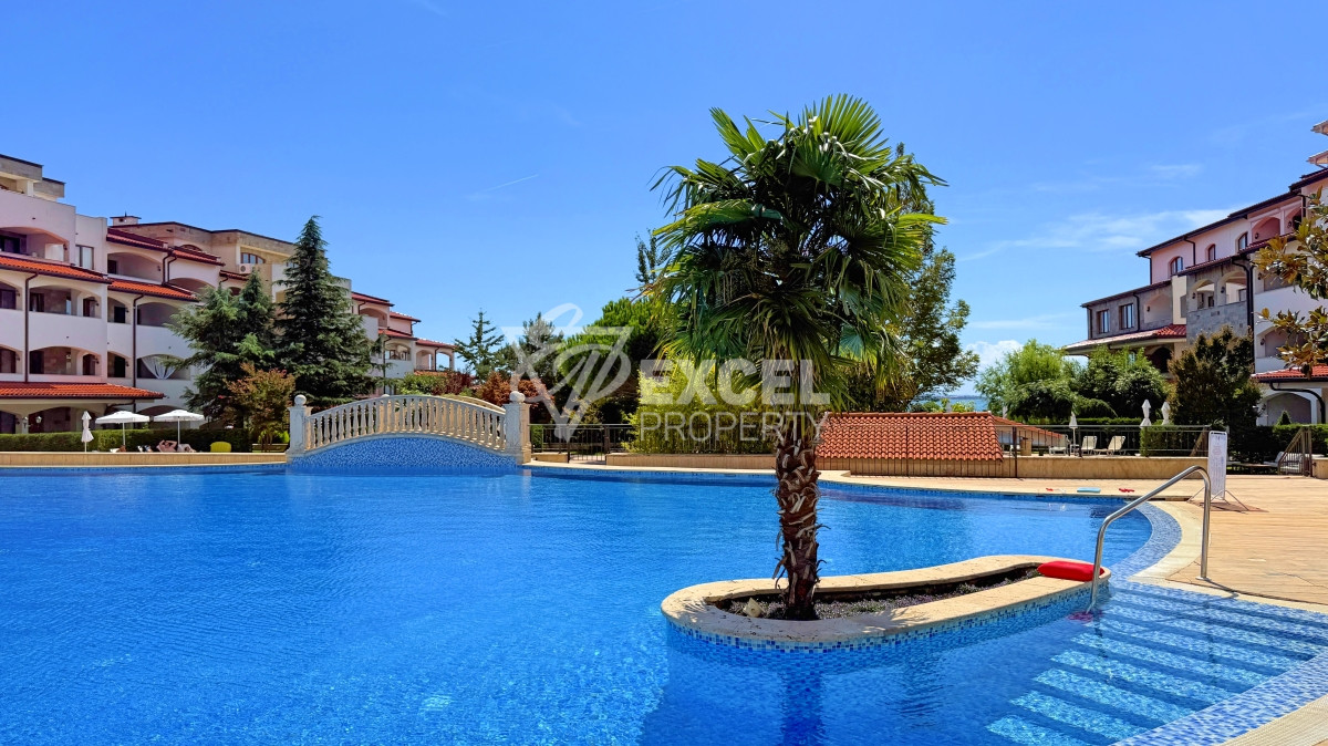 Уникален много-стаен апартамент на първа линия море в комплекс Каса Реал, Свети Влас