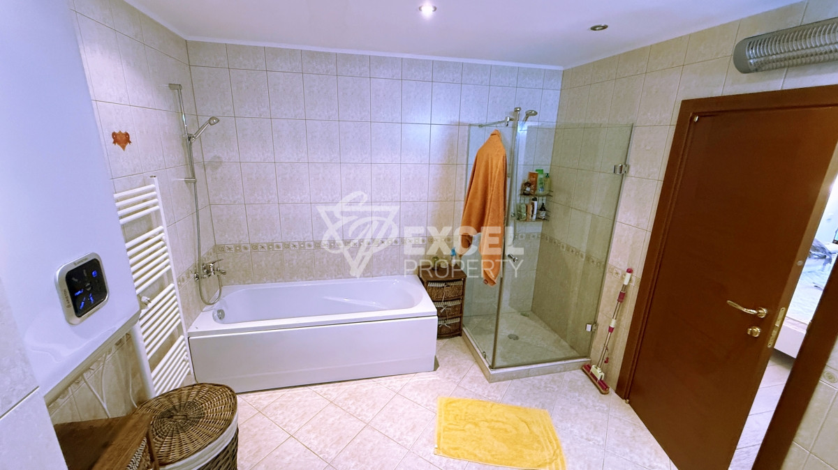 Уникален много-стаен апартамент на първа линия море в комплекс Каса Реал, Свети Влас