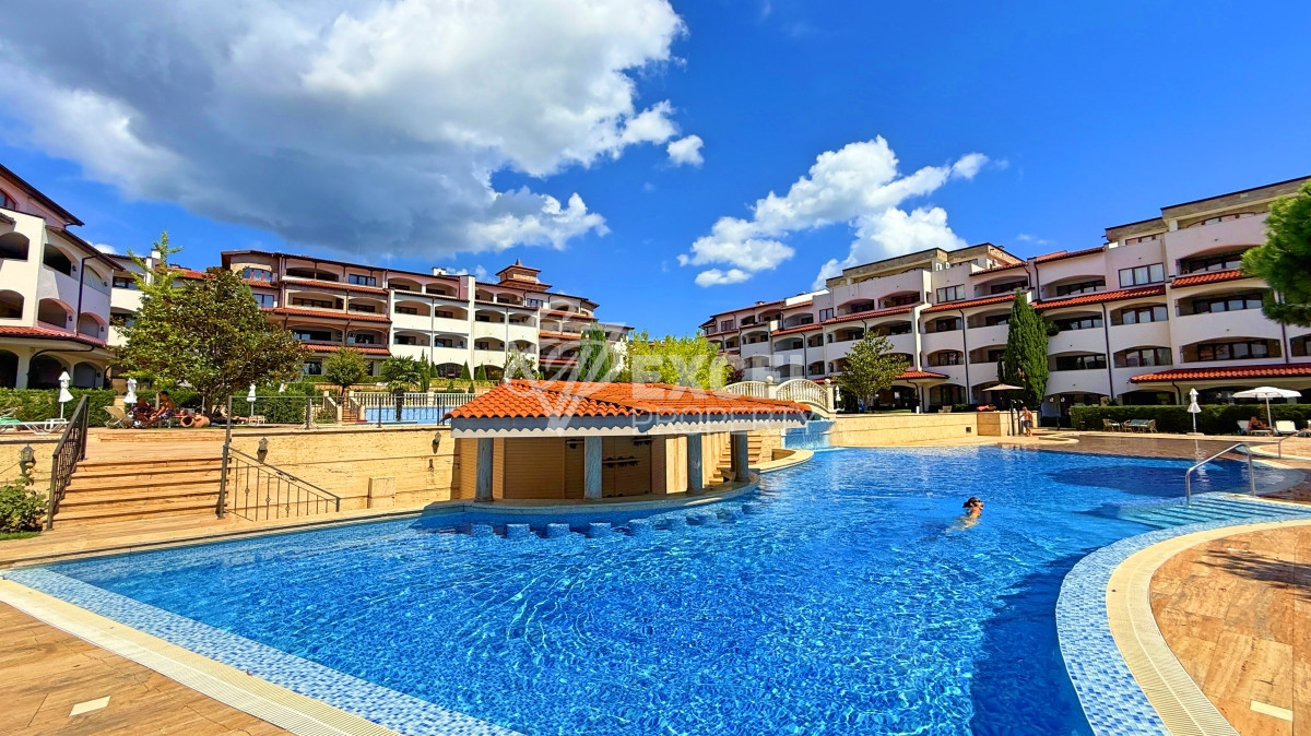 Уникален много-стаен апартамент на първа линия море в комплекс Каса Реал, Свети Влас