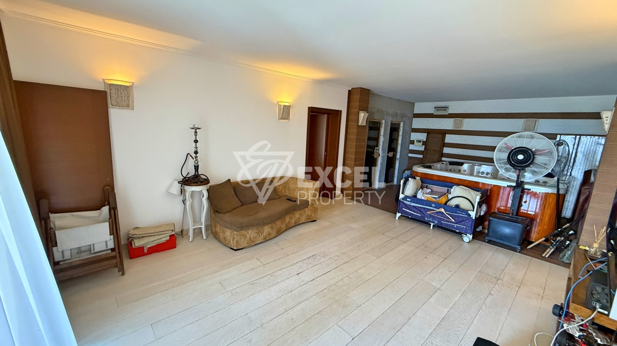 Уникален много-стаен апартамент на първа линия море в комплекс Каса Реал, Свети Влас