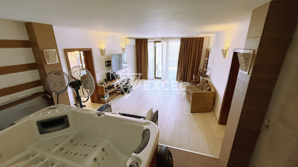 Уникален много-стаен апартамент на първа линия море в комплекс Каса Реал, Свети Влас