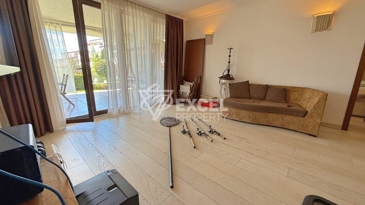 Уникален много-стаен апартамент на първа линия море в комплекс Каса Реал, Свети Влас