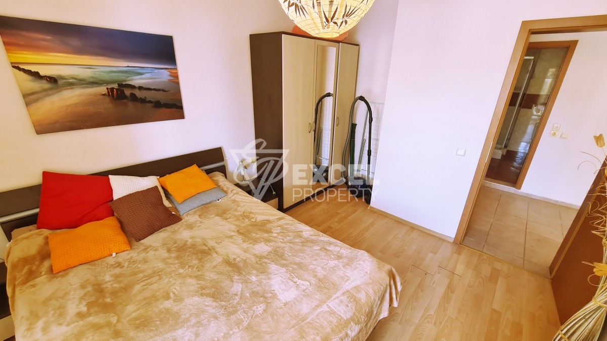 Двустаен обзаведен апартамент в Краун Форт с гледка басейн