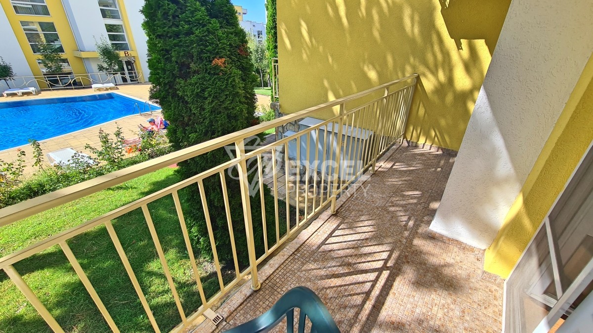 Двустаен обзаведен апартамент в Краун Форт с гледка басейн