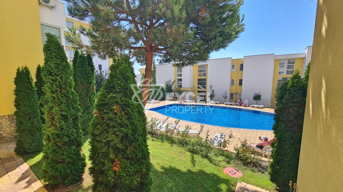 Двустаен обзаведен апартамент в Краун Форт с гледка басейн