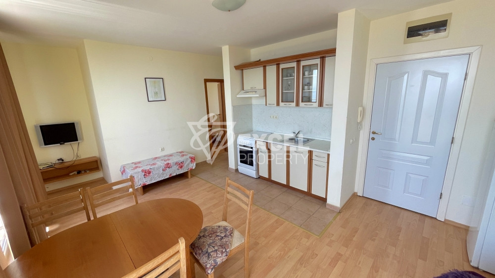 Тристаен апартамент с гледка море в Свети Влас