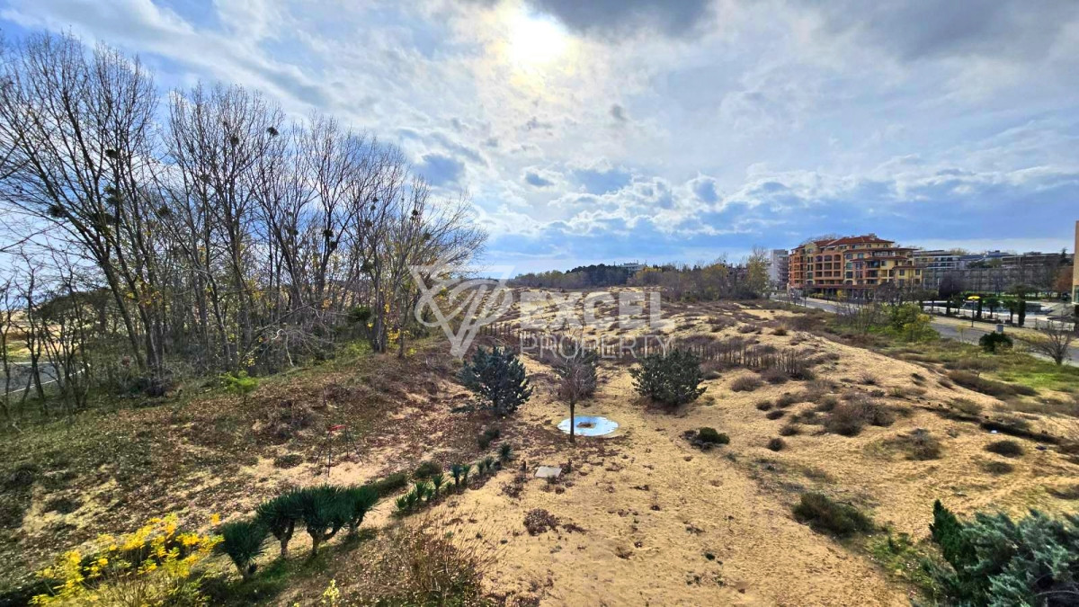 Тристаен апартамент на първа линия в Слънчев бряг – до дюните и морето