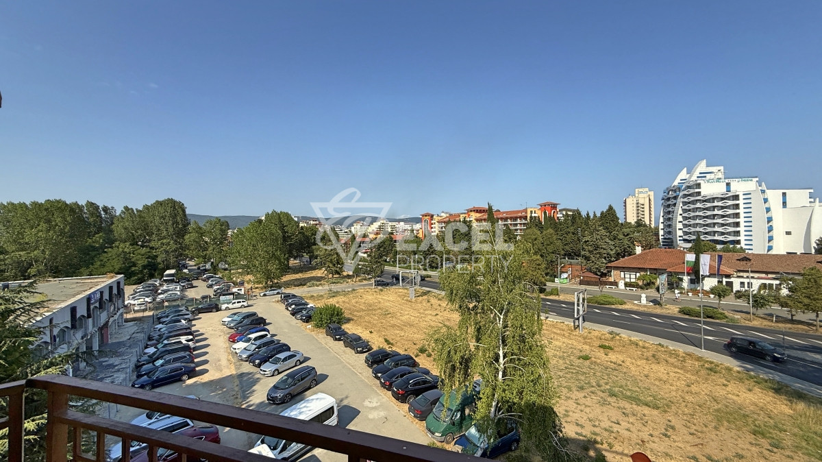 Двустаен апартамент в комплекс Голдън Дриймс, Слънчев Бряг