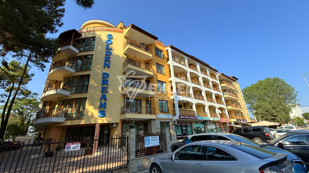 Двустаен апартамент в комплекс Голдън Дриймс, Слънчев Бряг