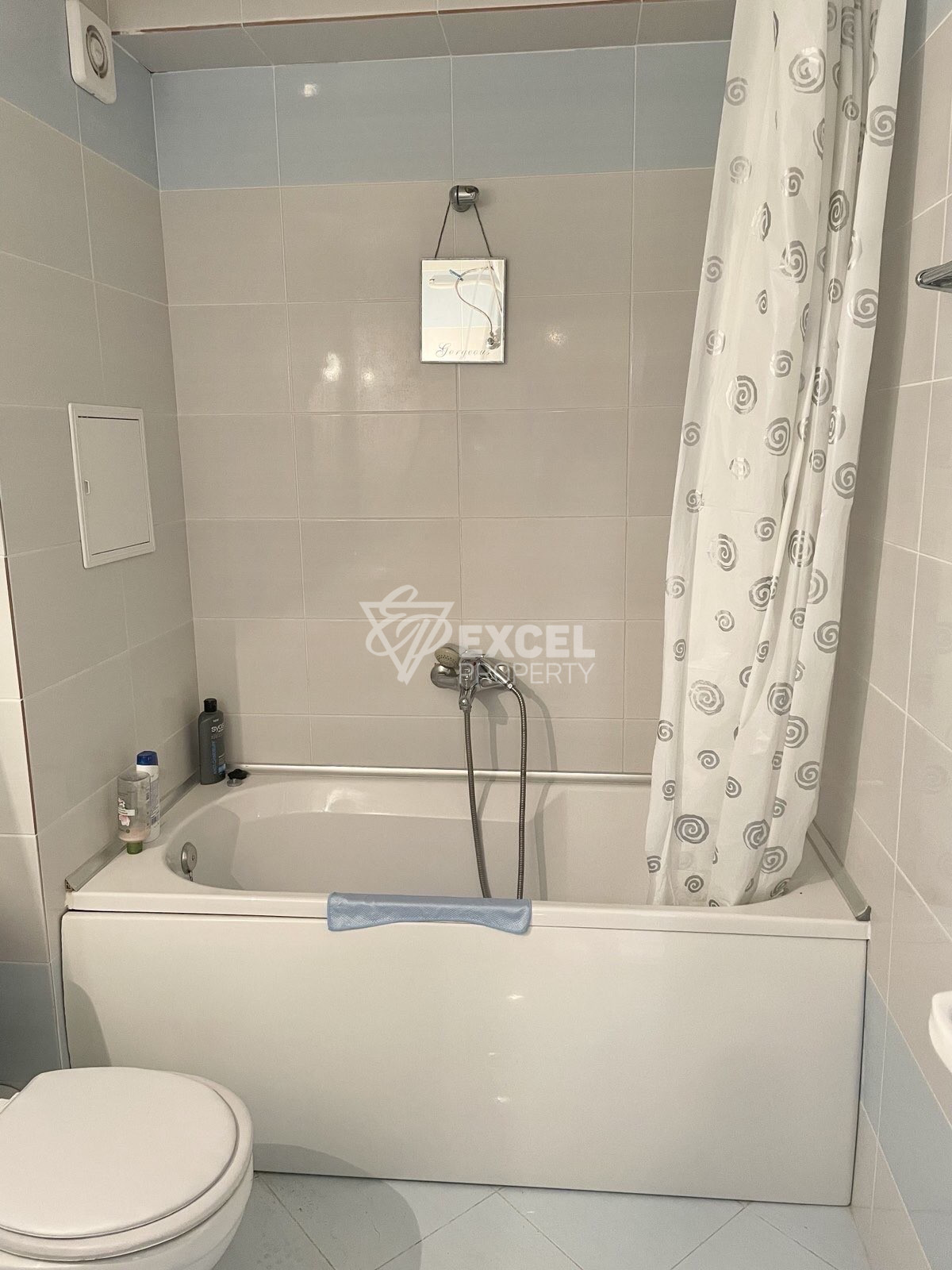 Обзаведен, тристаен апартамент в Слънчев Бряг в комплекс Съни Биич Хилс