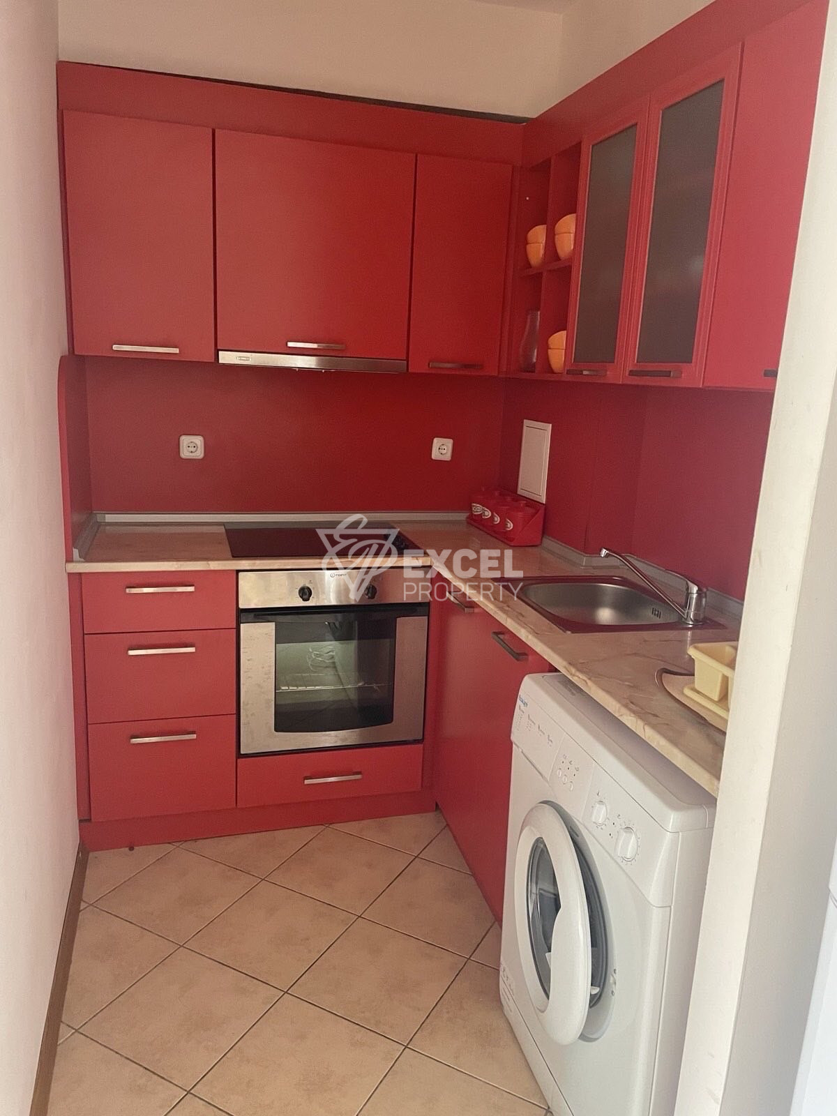 Обзаведен, тристаен апартамент в Слънчев Бряг в комплекс Съни Биич Хилс