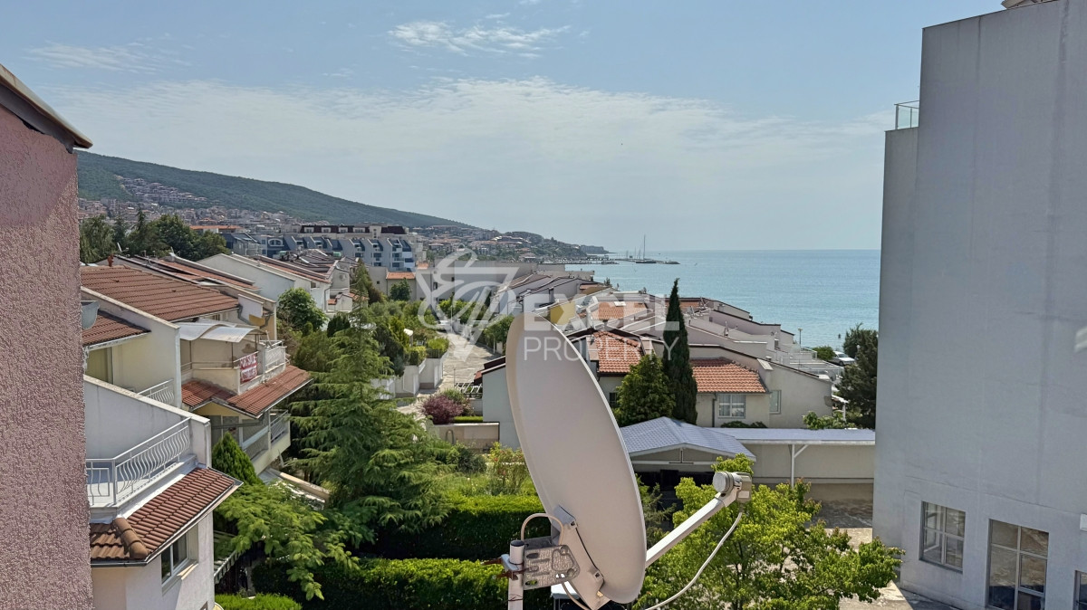 Апартамент с гледка море в комплекс Залив, Свети Влас.