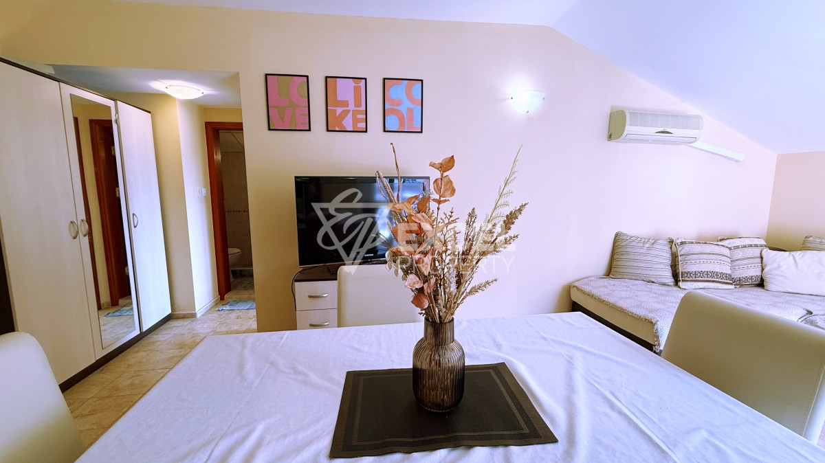 Апартамент с гледка море в комплекс Залив, Свети Влас.