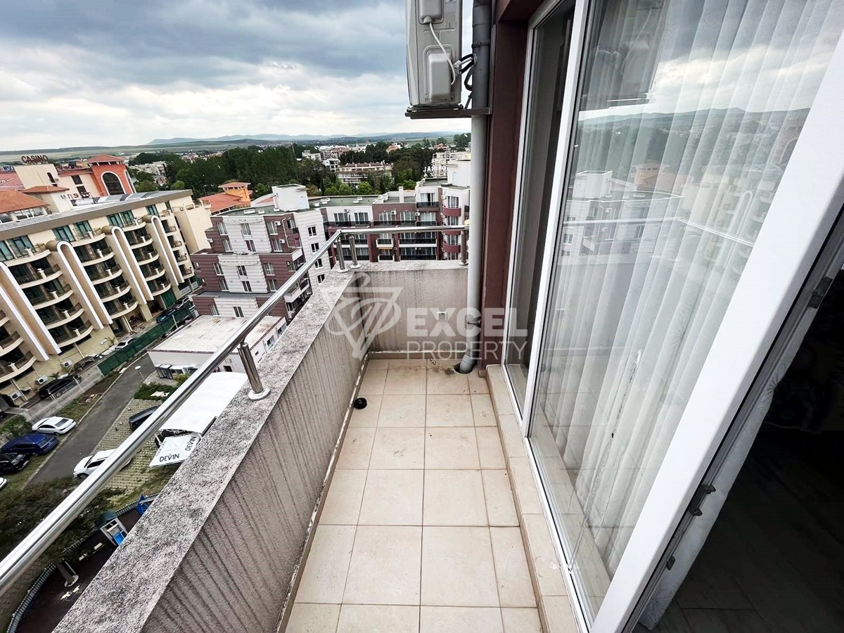 Тристаен апартамент, втора линия море.