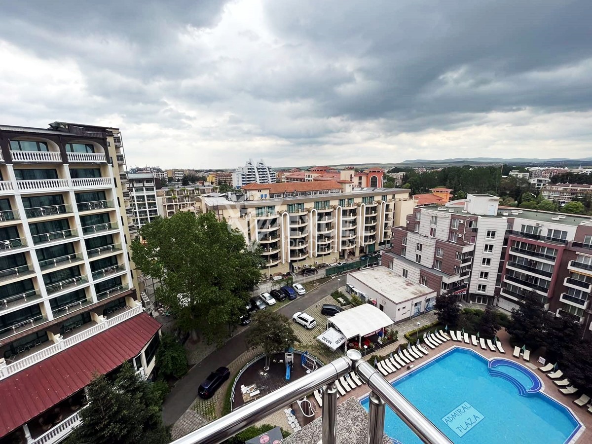 Тристаен апартамент, втора линия море.