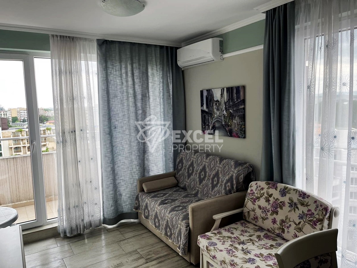 Тристаен апартамент, втора линия море.