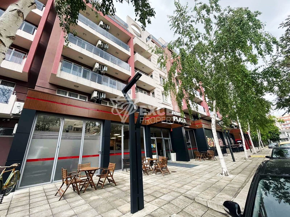 Тристаен апартамент, втора линия море.