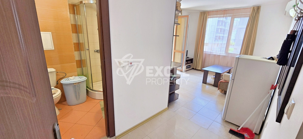 Двустаен обзаведен апартамент в хубав комплекс в центъра на Слънчев бряг