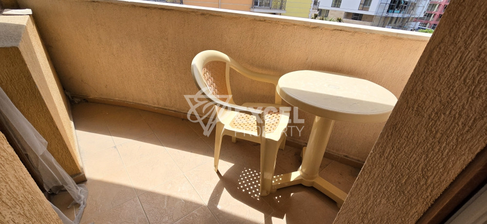 Двустаен обзаведен апартамент в хубав комплекс в центъра на Слънчев бряг