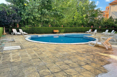 Тристаен, обзаведен имот без такса за поддръжка-Слънчев Бряг