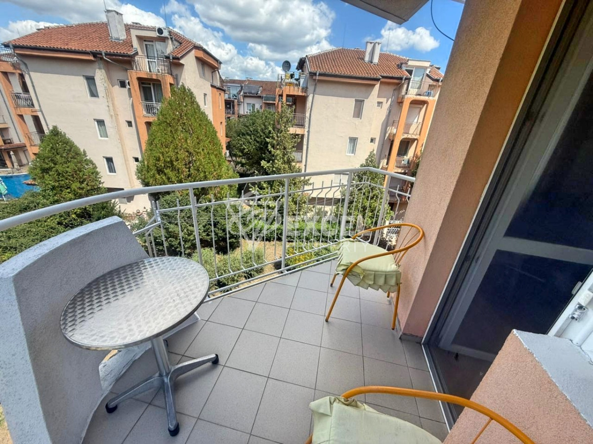 Тристаен, обзаведен имот без такса за поддръжка-Слънчев Бряг