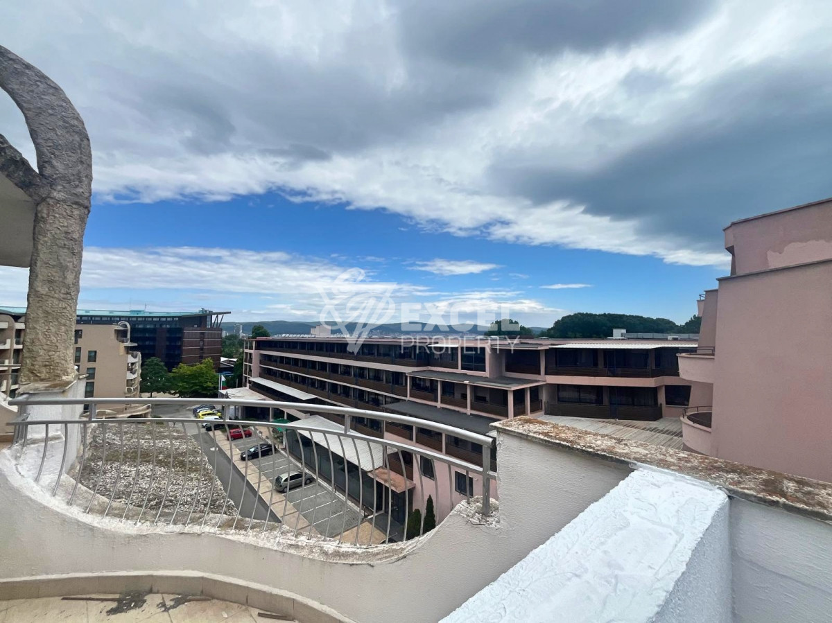 Тристаен обзаведе имот-комплекс Гренада, Слънчев Бряг