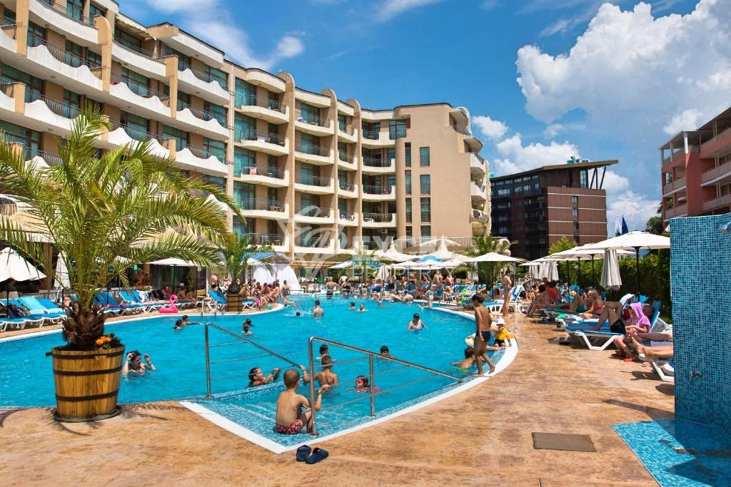 Тристаен обзаведе имот-комплекс Гренада, Слънчев Бряг