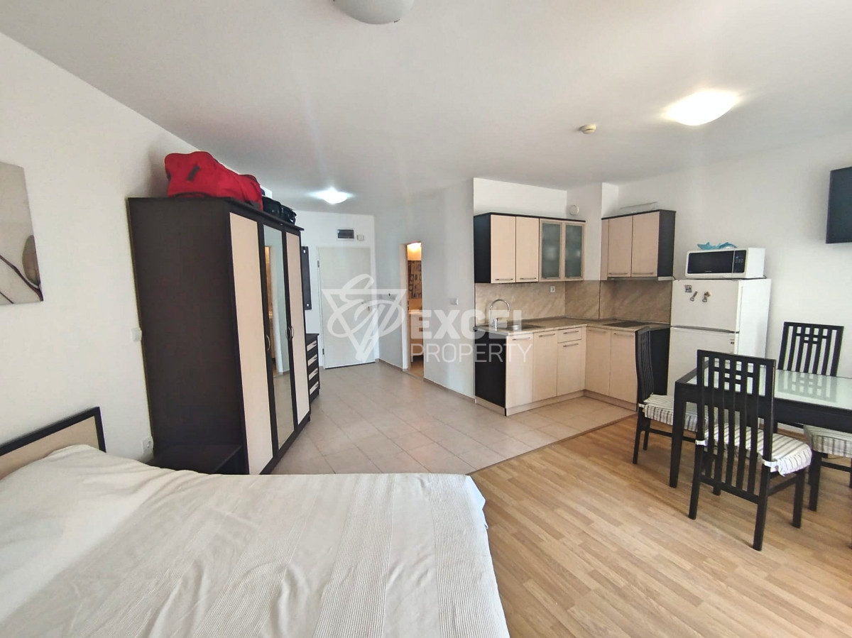 Мебелирано студио, с отделна спална зона- Марина Кейп, на 200м. от морето