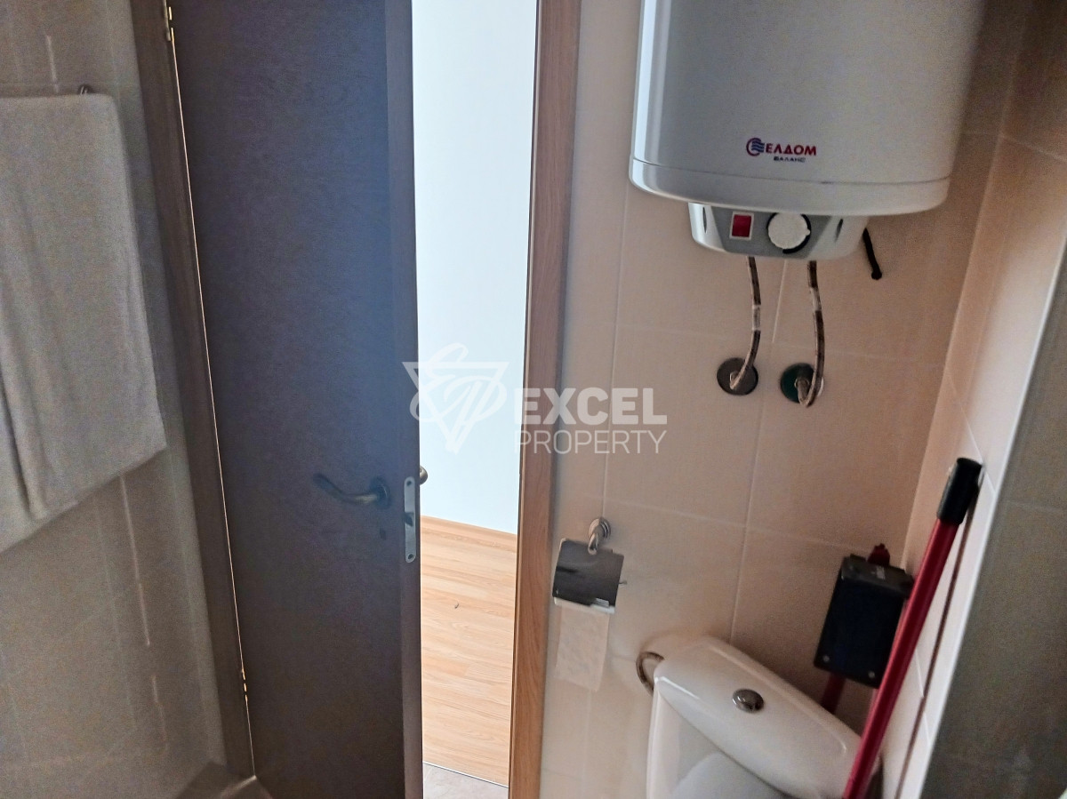 Обзаведен имот с тераса и гледка басейн - Съни Дей 6