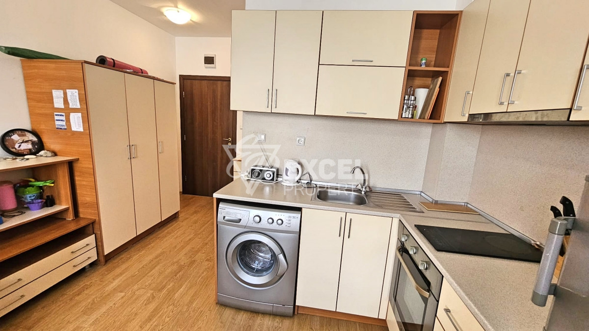 Мебелирано студио в комплекс Съни Дей 6