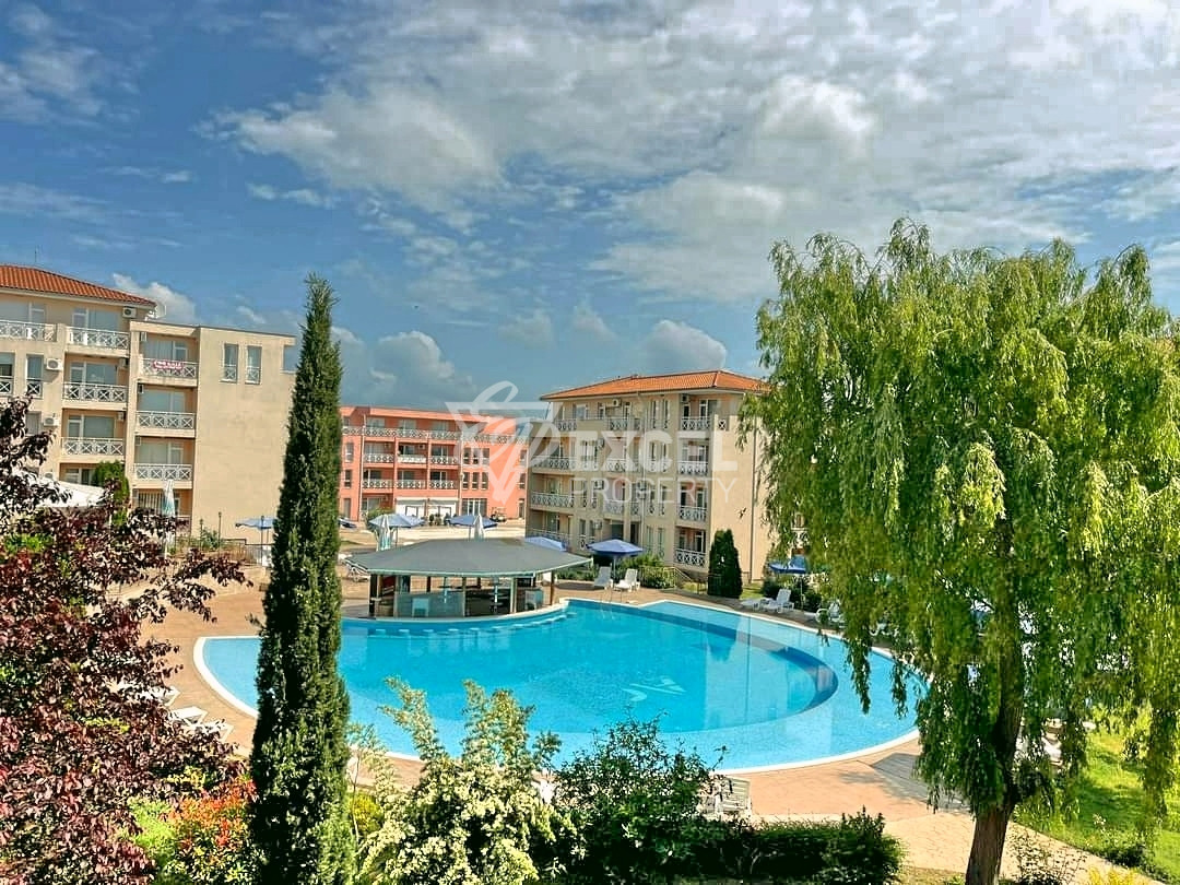 Мебелирано студио в комплекс Съни Дей 6